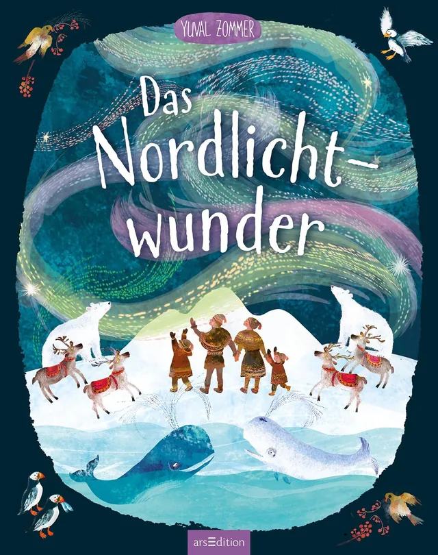 Das Cover von „Das Nordlichtwunder“ von Yunai Zommer zeigt eine skandinavische Winterlandschaft mit schimmernden, bunten Nordlichtern, die über den Nachthimmel tanzen. In der Mitte stehen fröhliche Kinder und ein schneebedeckter Boden, umgeben von Rentier