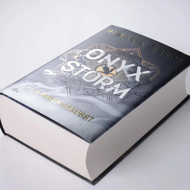 Abbildung 3 von Onyx Storm – Flammengeküsst
