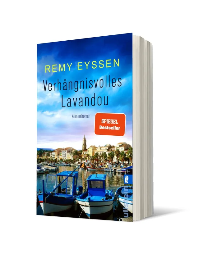 Cover von „Verhängnisvolles Lavandou“ von Remy Eyssen: Das Cover zeigt einen malerischen Hafen mit blauen Booten, darunter eine lebendige Küstenstadt unter einem dramatischen Himmel.