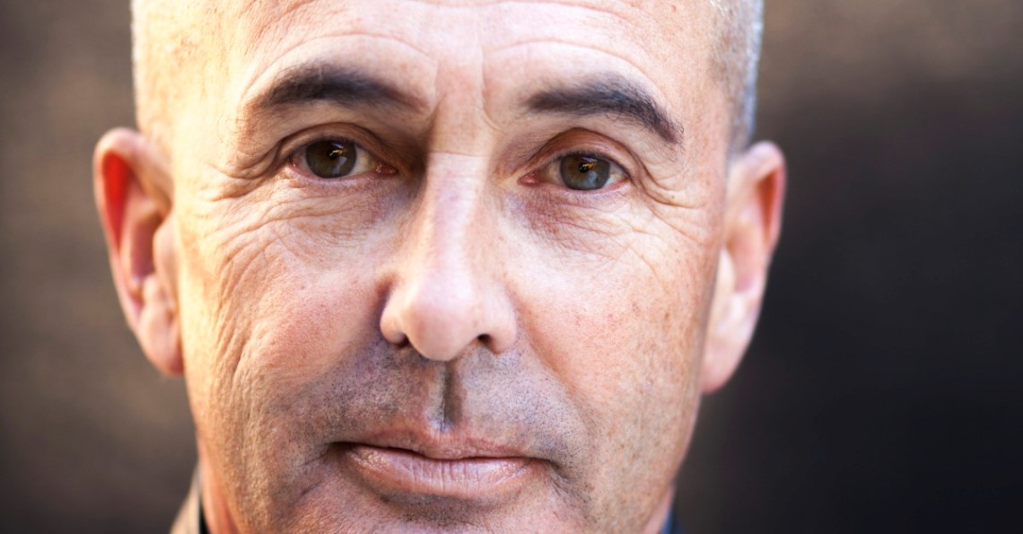 Germany Von Miami nach Berlin. Don Winslows Thriller BUCHSZENE