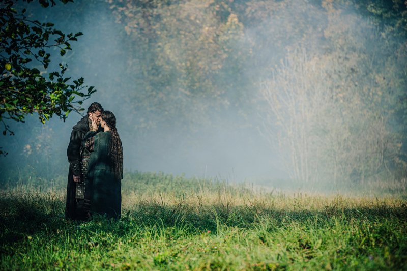 Hagen - Im Tal der Nibelungen I. Hagen und Kriemhild küssend